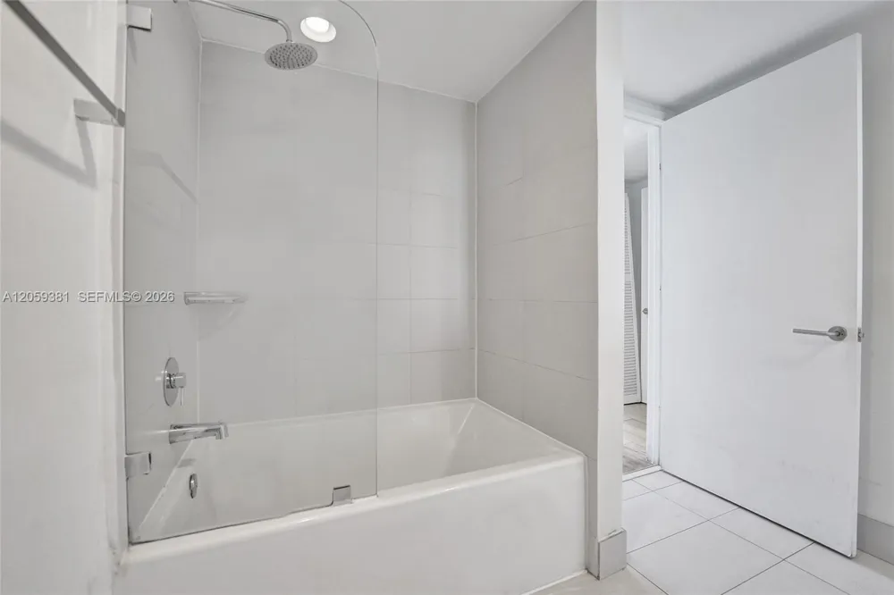 2602 E Hallandale Beach Blvd #R906 Hallandale Beach, FL 33009