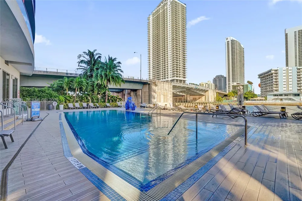 2602 E Hallandale Beach Blvd #R906 Hallandale Beach, FL 33009