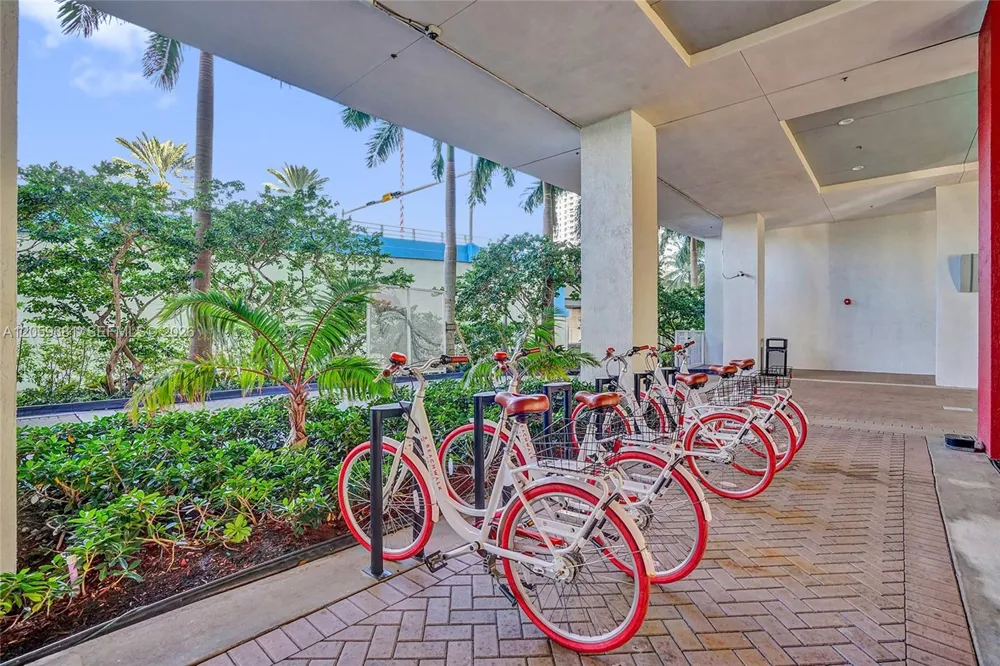 2602 E Hallandale Beach Blvd #R906 Hallandale Beach, FL 33009