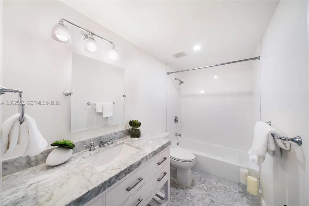 100 Edgewater Dr #138 Coral Gables, FL 33133