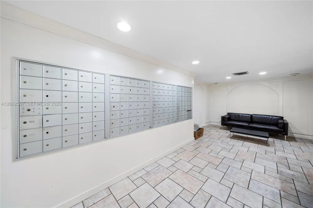 100 Edgewater Dr #138 Coral Gables, FL 33133