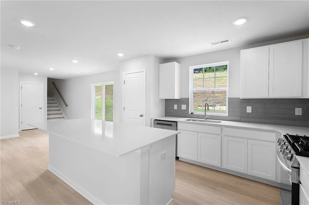 118 Primrose Street King, NC 27021