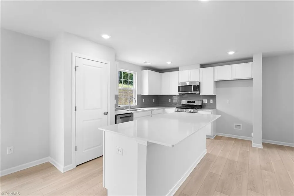 118 Primrose Street King, NC 27021