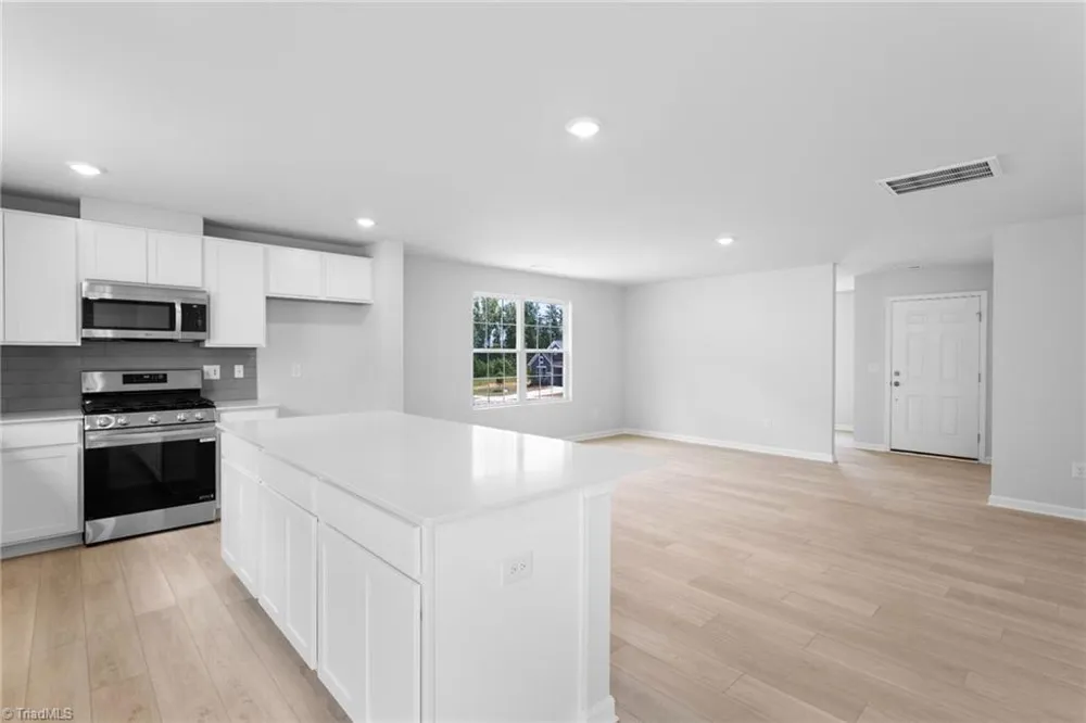 118 Primrose Street King, NC 27021