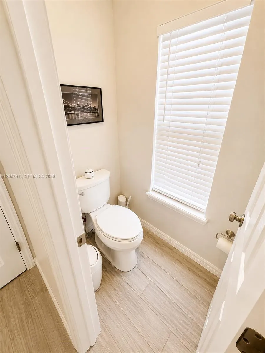 1823 GARVIN sT Orlando, FL 32803