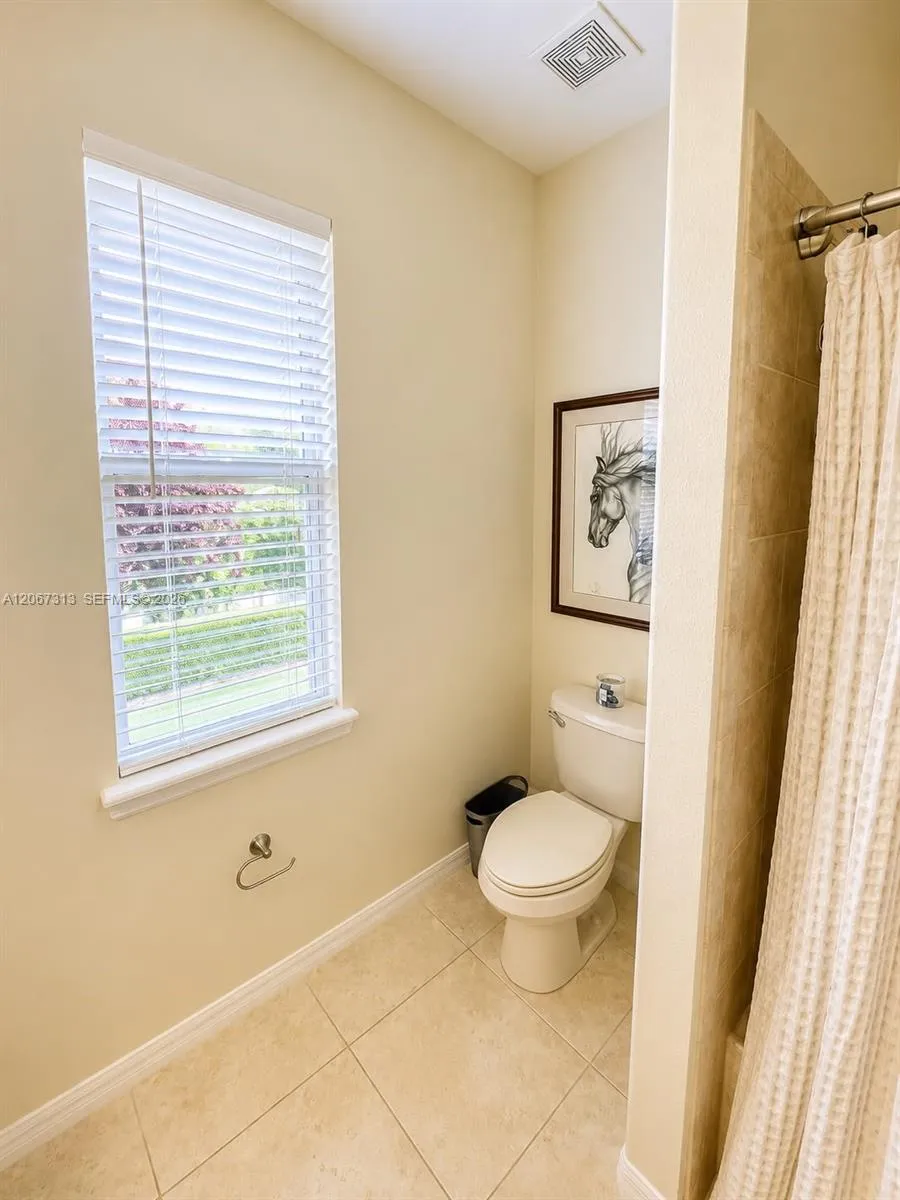 1823 GARVIN sT Orlando, FL 32803