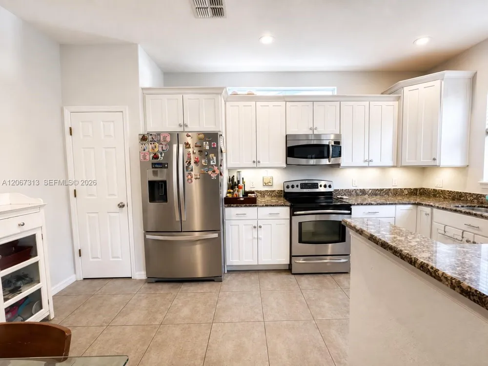 1823 GARVIN sT Orlando, FL 32803
