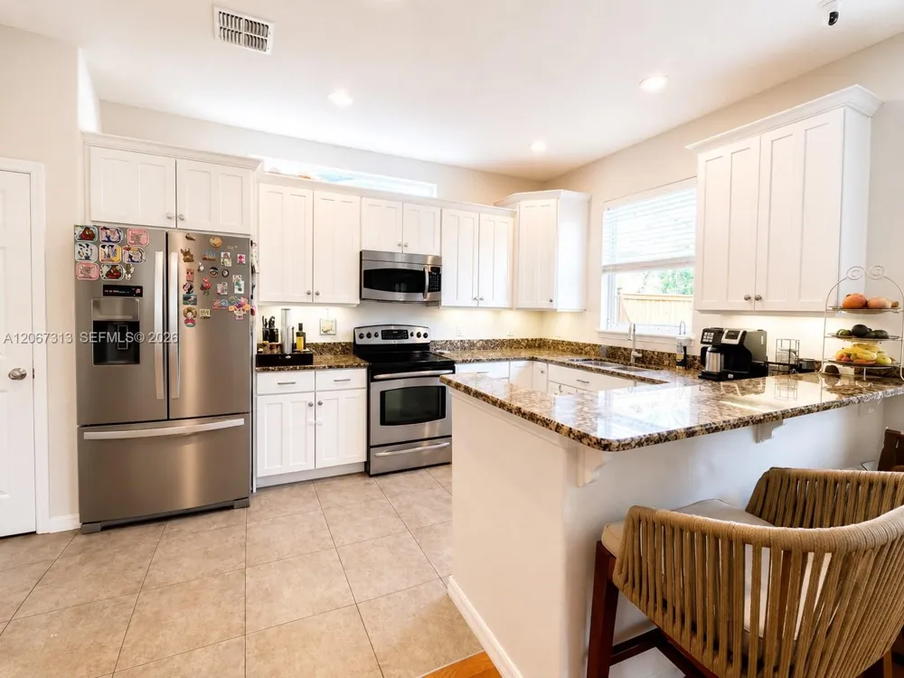 1823 GARVIN sT Orlando, FL 32803