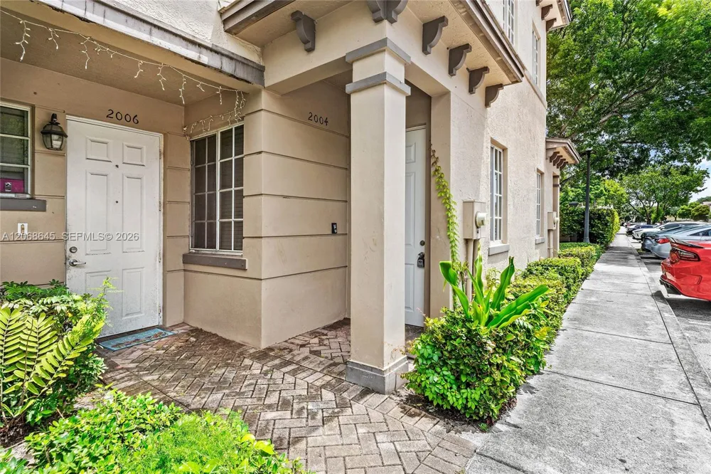 2004 Freeport Ln #4106 Riviera Beach, FL 33404