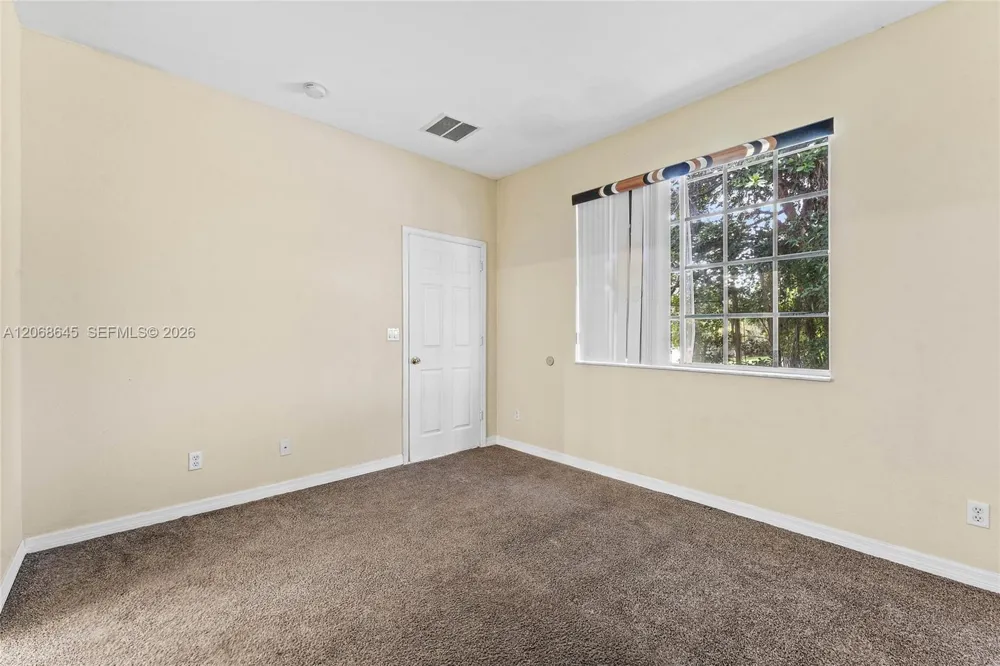 2004 Freeport Ln #4106 Riviera Beach, FL 33404