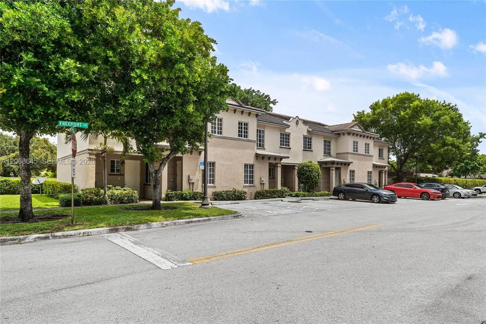 2004 Freeport Ln #4106 Riviera Beach, FL 33404