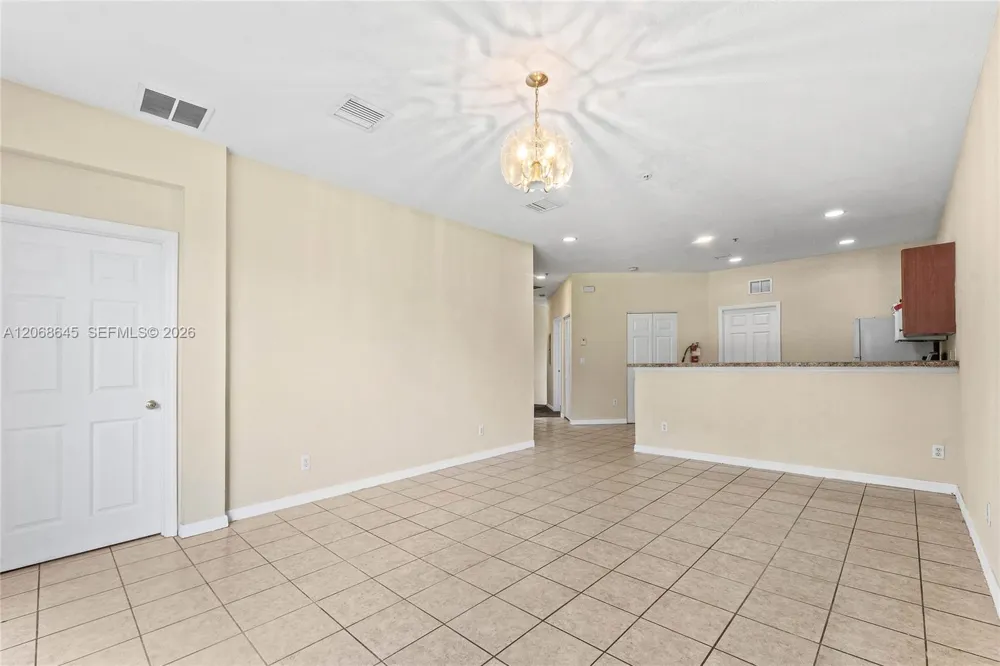 2004 Freeport Ln #4106 Riviera Beach, FL 33404
