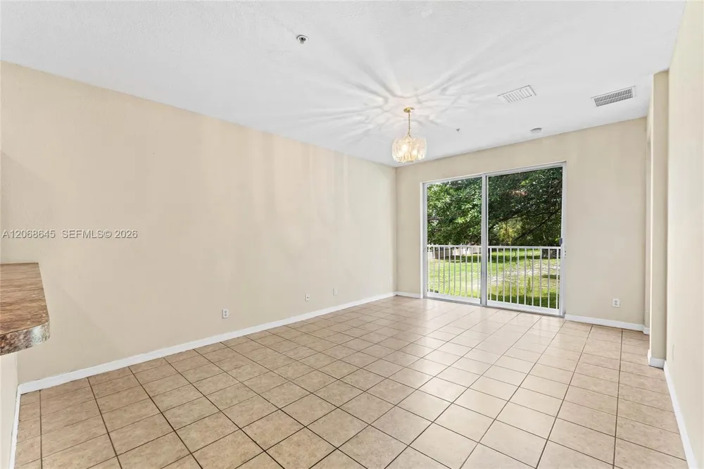 2004 Freeport Ln #4106 Riviera Beach, FL 33404