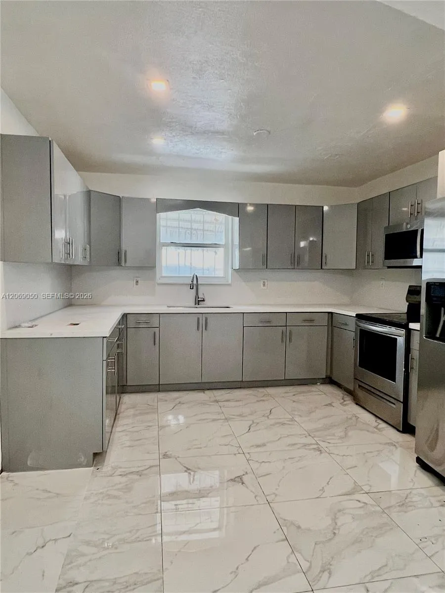 321 NE 170th St North Miami Beach, FL 33162