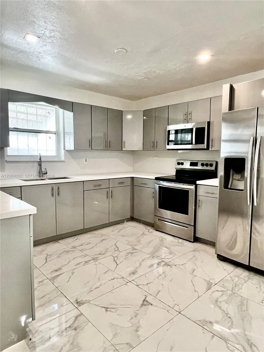 321 NE 170th St North Miami Beach, FL 33162