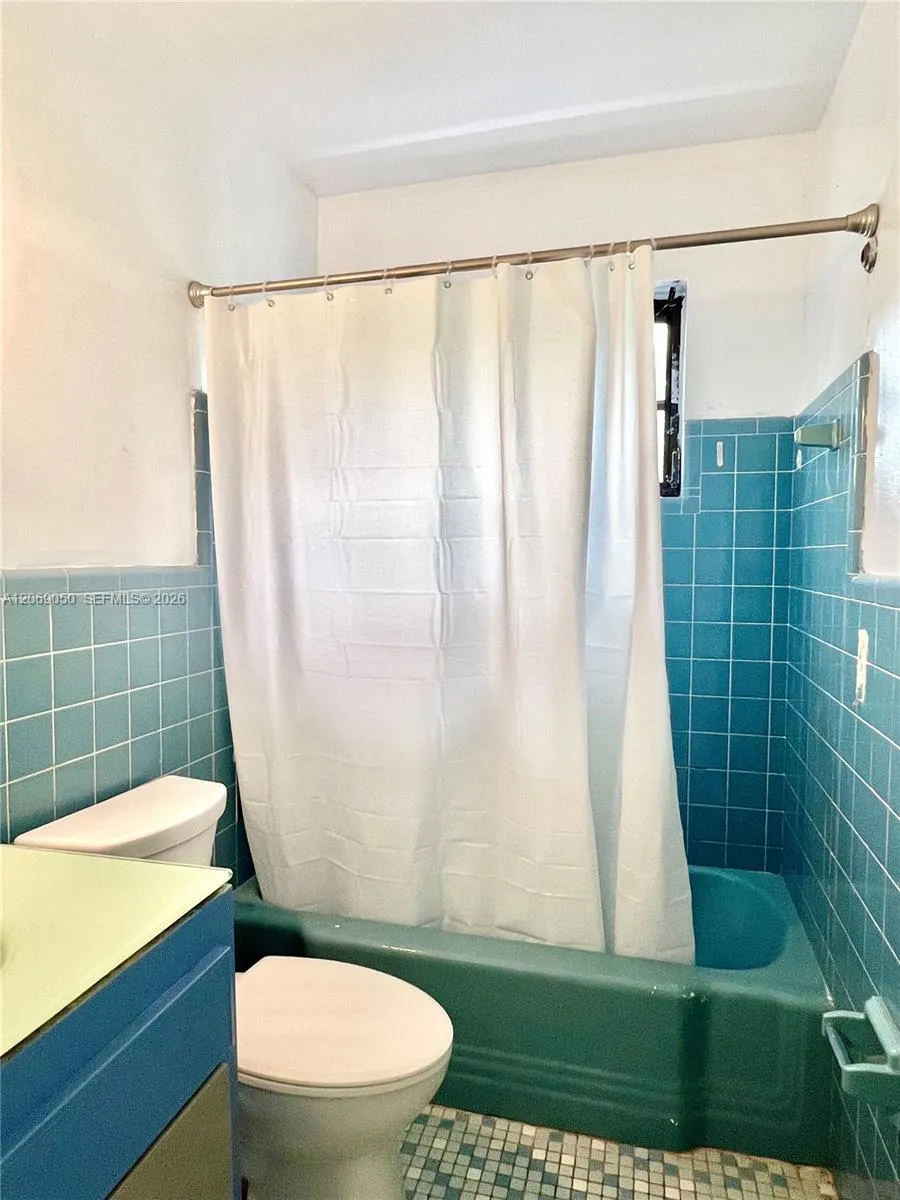 321 NE 170th St North Miami Beach, FL 33162