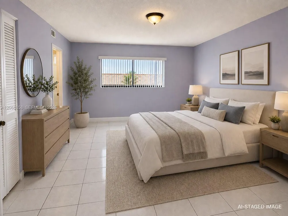 5290 W 21st Ct #304 Hialeah, FL 33016