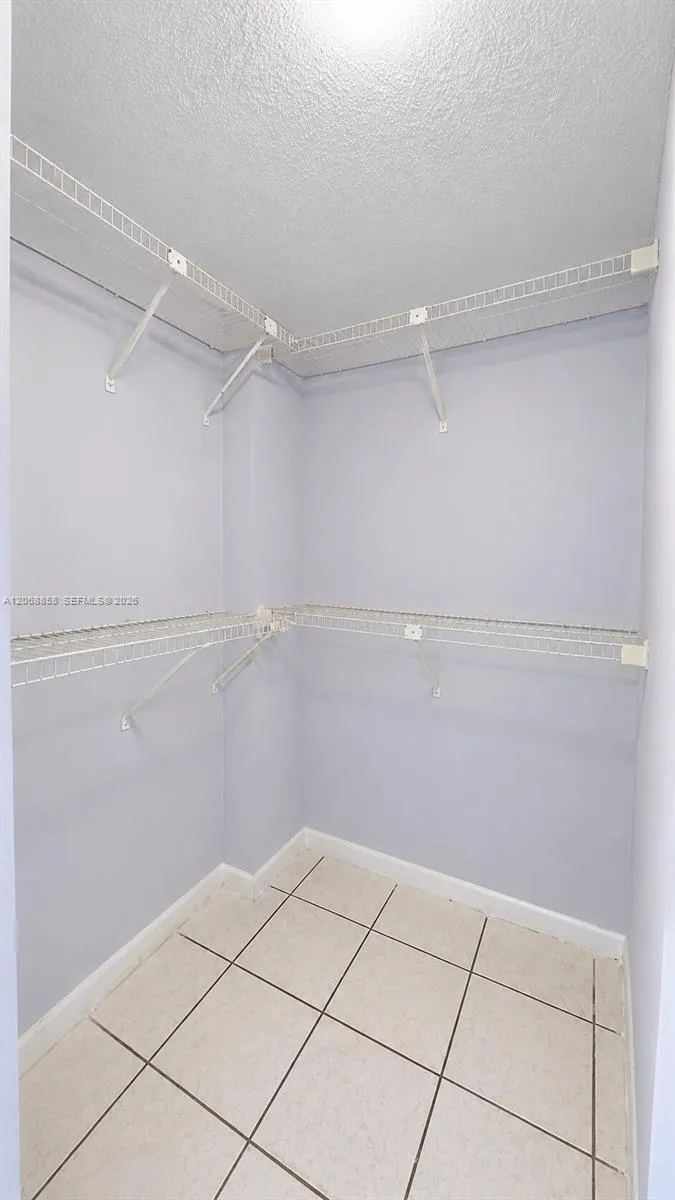 5290 W 21st Ct #304 Hialeah, FL 33016