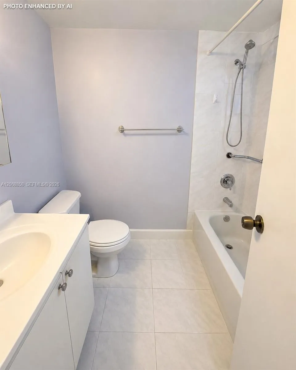 5290 W 21st Ct #304 Hialeah, FL 33016