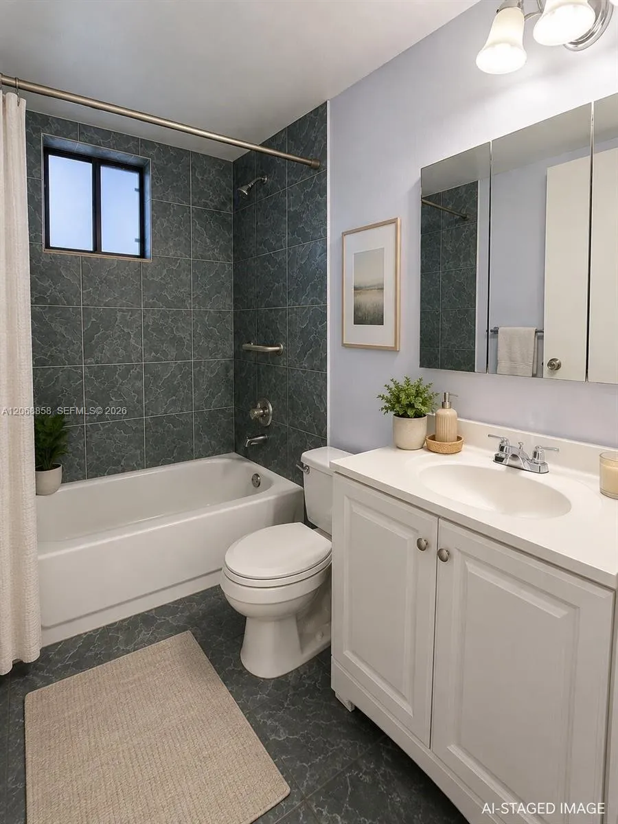 5290 W 21st Ct #304 Hialeah, FL 33016