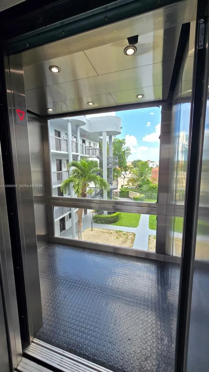 5290 W 21st Ct #304 Hialeah, FL 33016