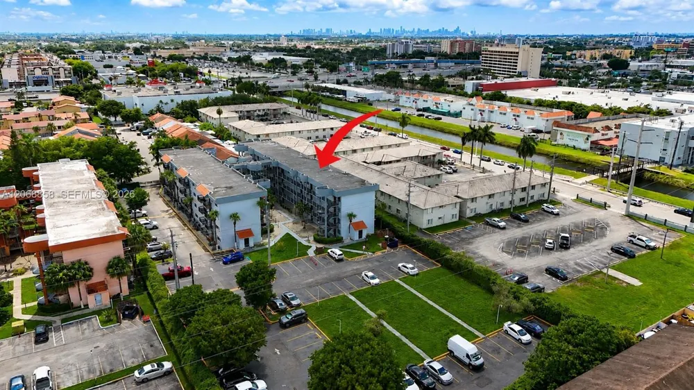 5290 W 21st Ct #304 Hialeah, FL 33016