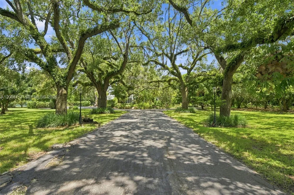 5885 SW 56th St Miami, FL 33155