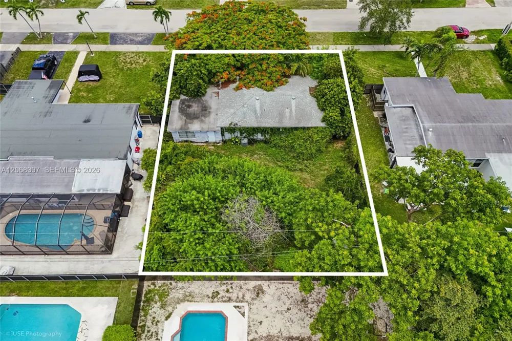 9280 Nautilus Dr Cutler Bay, FL 33189