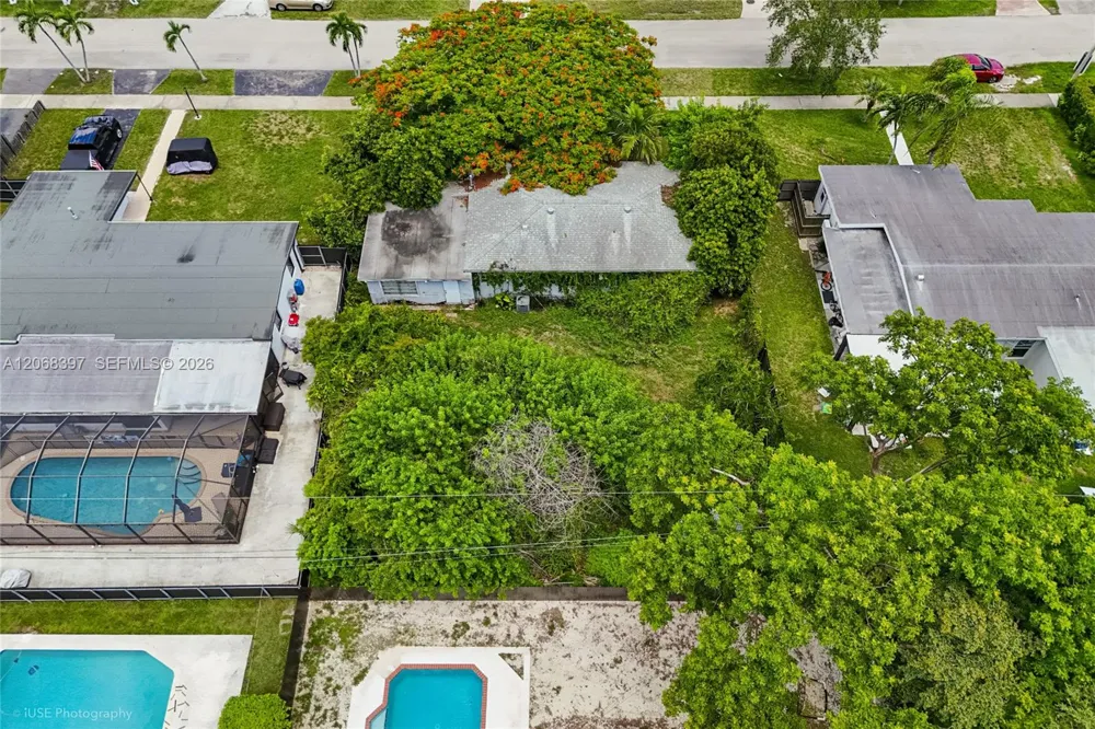 9280 Nautilus Dr Cutler Bay, FL 33189