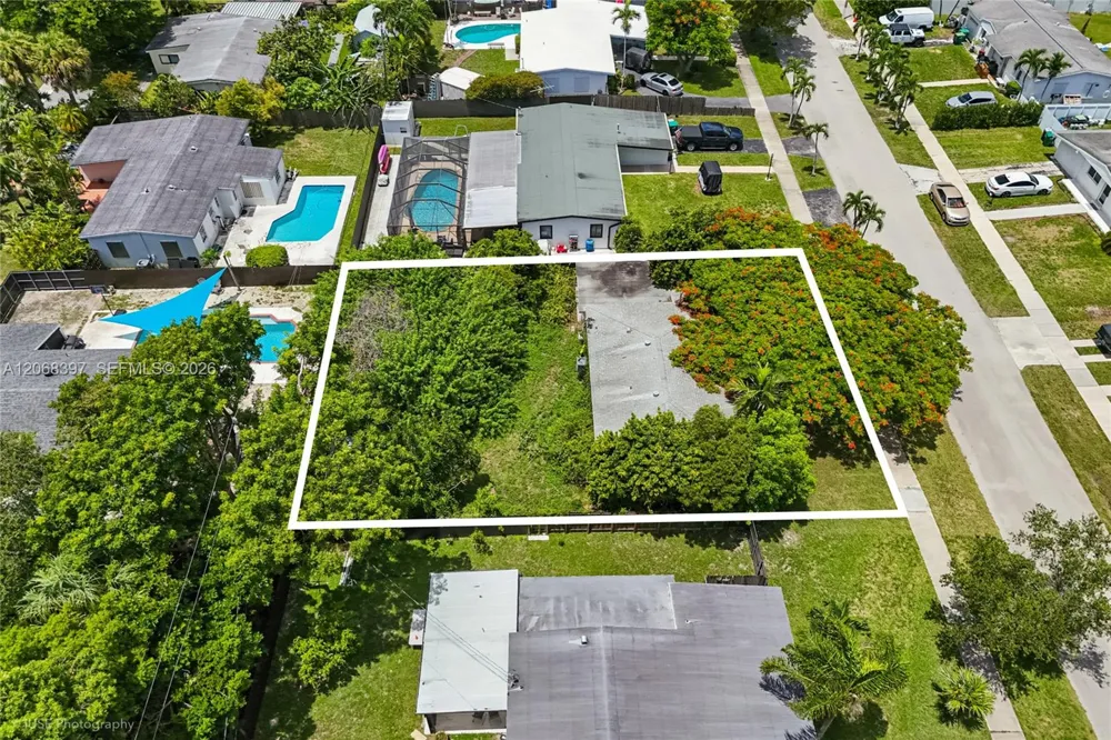 9280 Nautilus Dr Cutler Bay, FL 33189