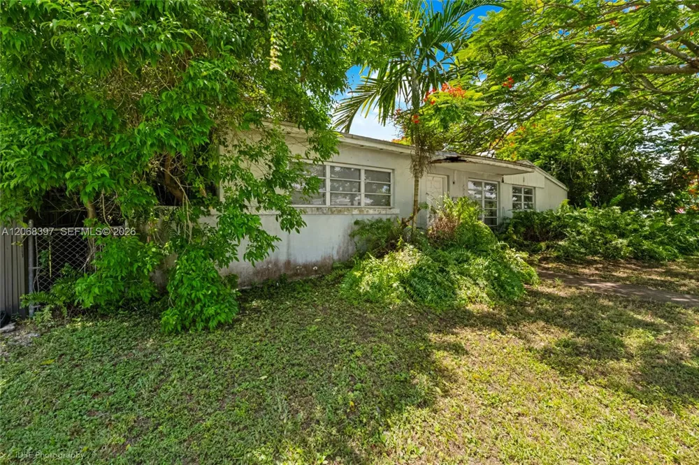 9280 Nautilus Dr Cutler Bay, FL 33189