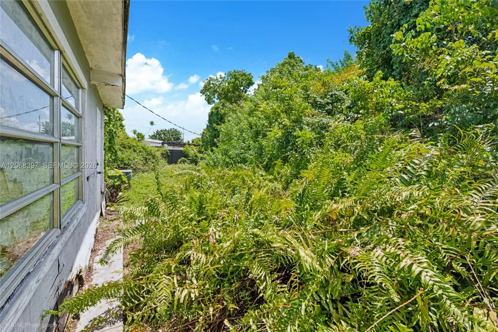 9280 Nautilus Dr Cutler Bay, FL 33189