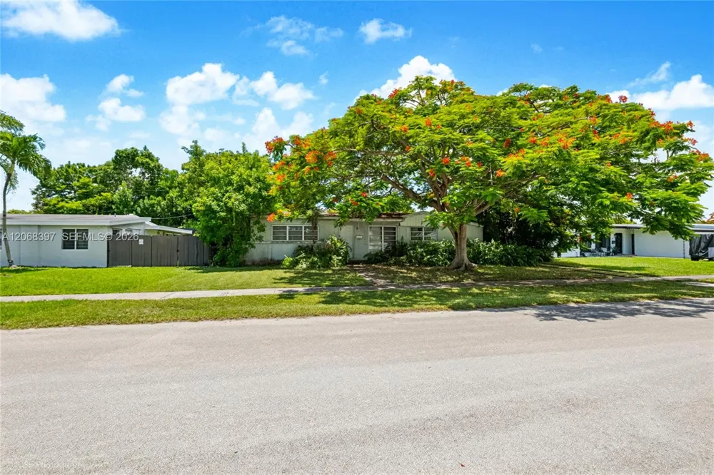 9280 Nautilus Dr Cutler Bay, FL 33189