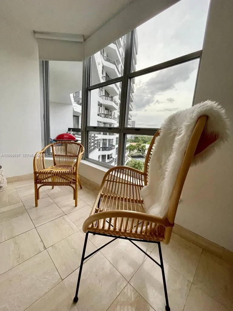 3600 Mystic Pointe dr #1010 Aventura, FL 33180