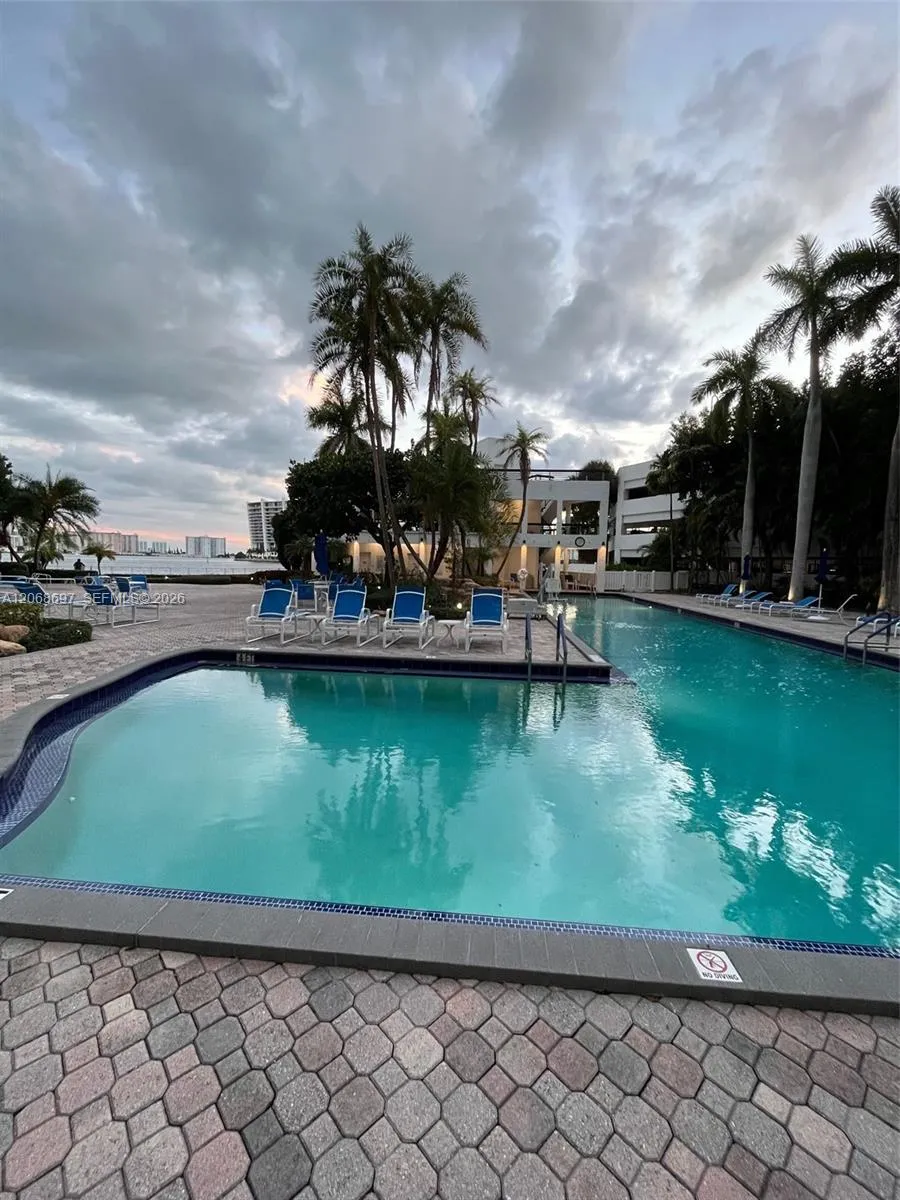 3600 Mystic Pointe dr #1010 Aventura, FL 33180