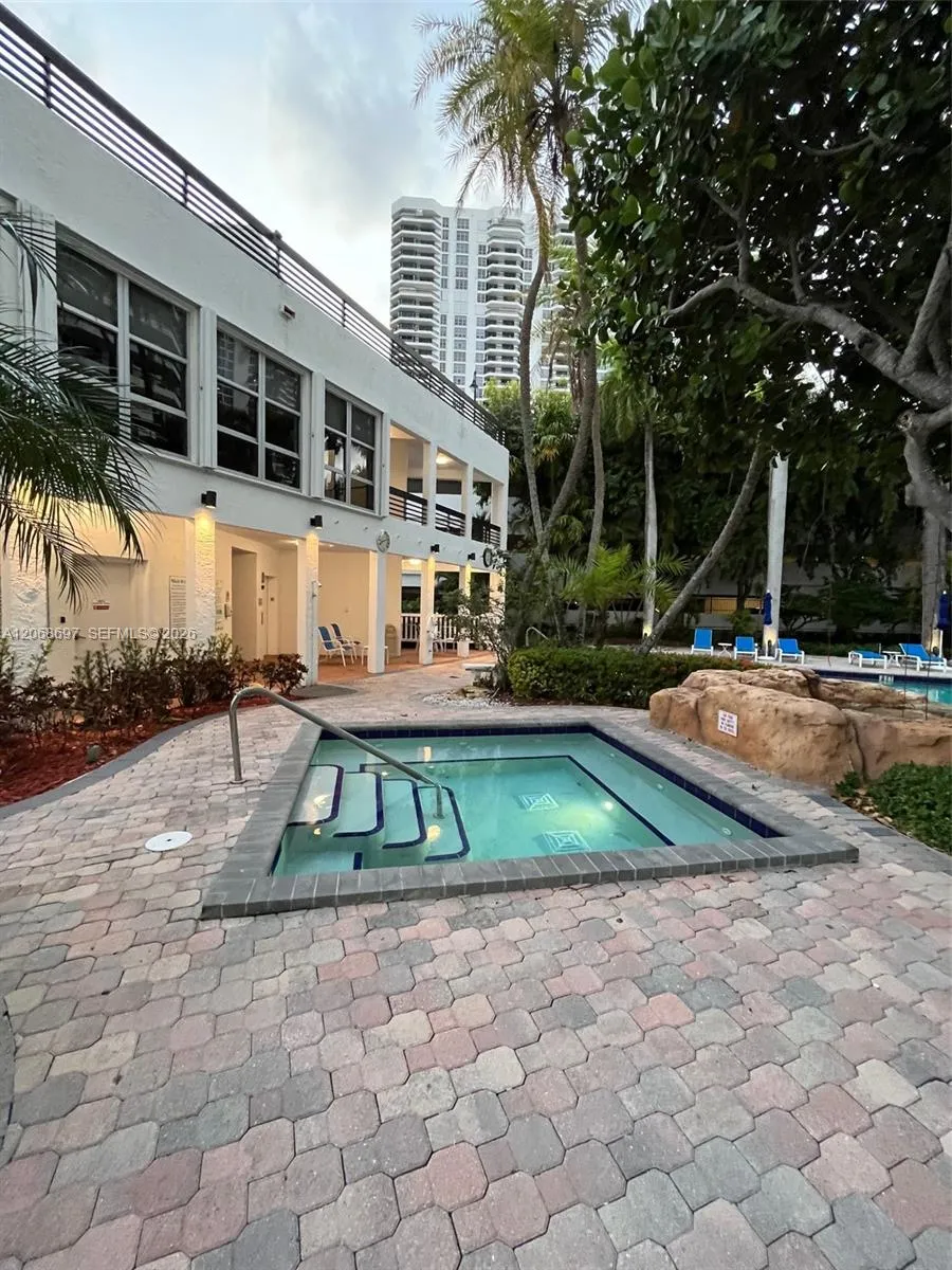 3600 Mystic Pointe dr #1010 Aventura, FL 33180