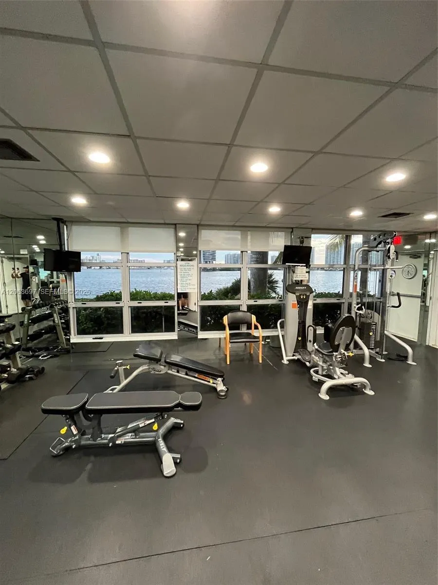 3600 Mystic Pointe dr #1010 Aventura, FL 33180