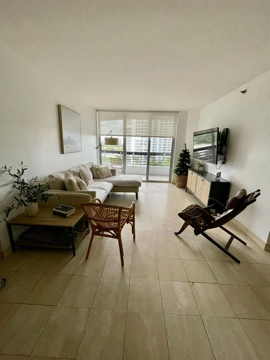 3600 Mystic Pointe dr #1010 Aventura, FL 33180