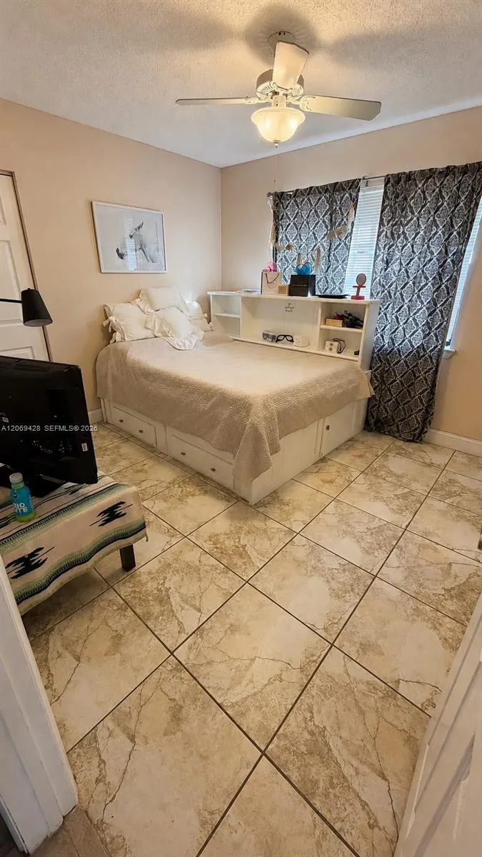 1676 S Goldeneye Ln Homestead, FL 33035