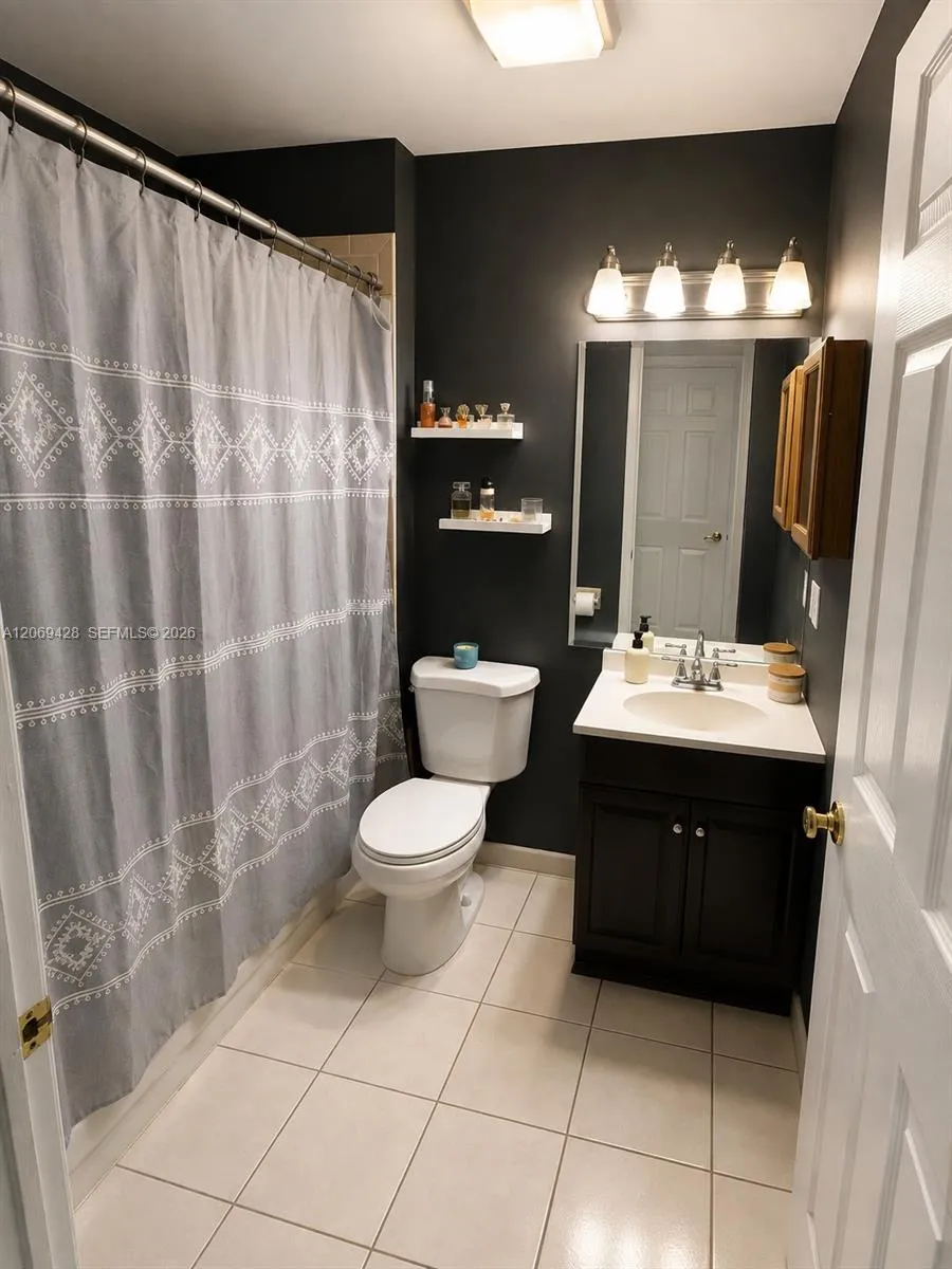 1676 S Goldeneye Ln Homestead, FL 33035