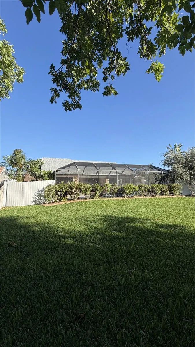 1676 S Goldeneye Ln Homestead, FL 33035