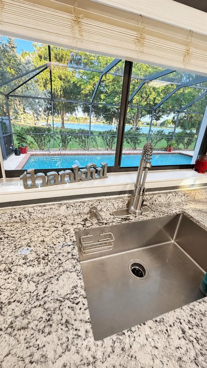 1676 S Goldeneye Ln Homestead, FL 33035