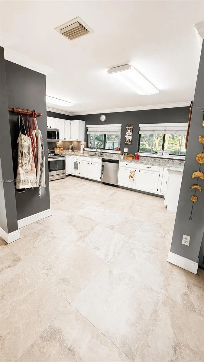 1676 S Goldeneye Ln Homestead, FL 33035