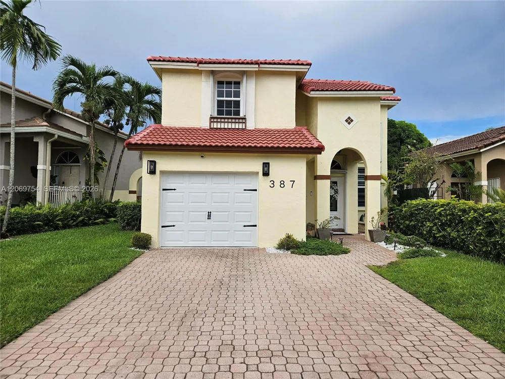 387 NW 107th Ave Pembroke Pines, FL 33026
