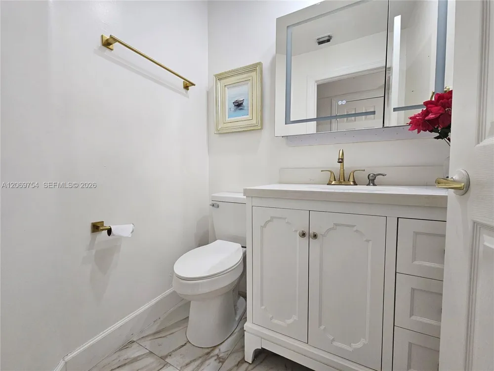 387 NW 107th Ave Pembroke Pines, FL 33026