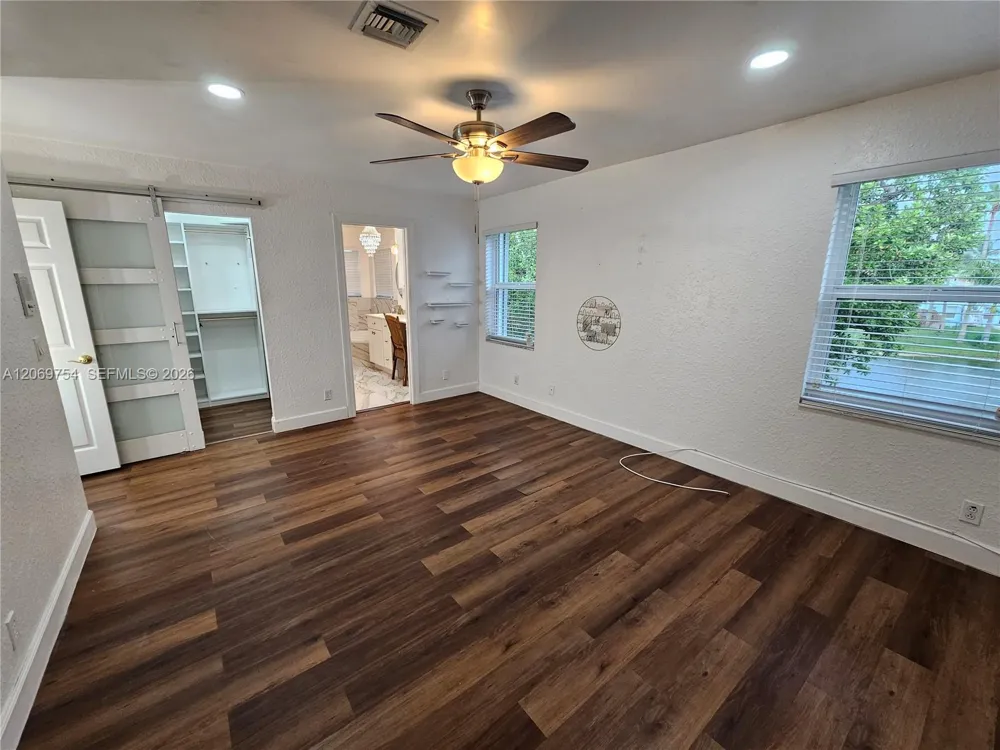 387 NW 107th Ave Pembroke Pines, FL 33026