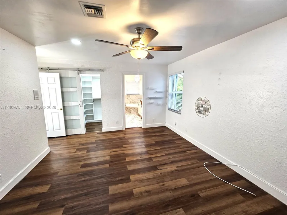 387 NW 107th Ave Pembroke Pines, FL 33026