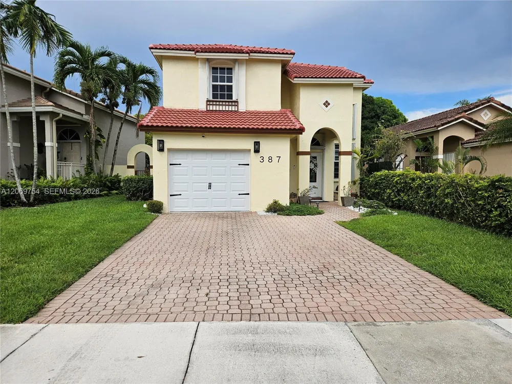 387 NW 107th Ave Pembroke Pines, FL 33026