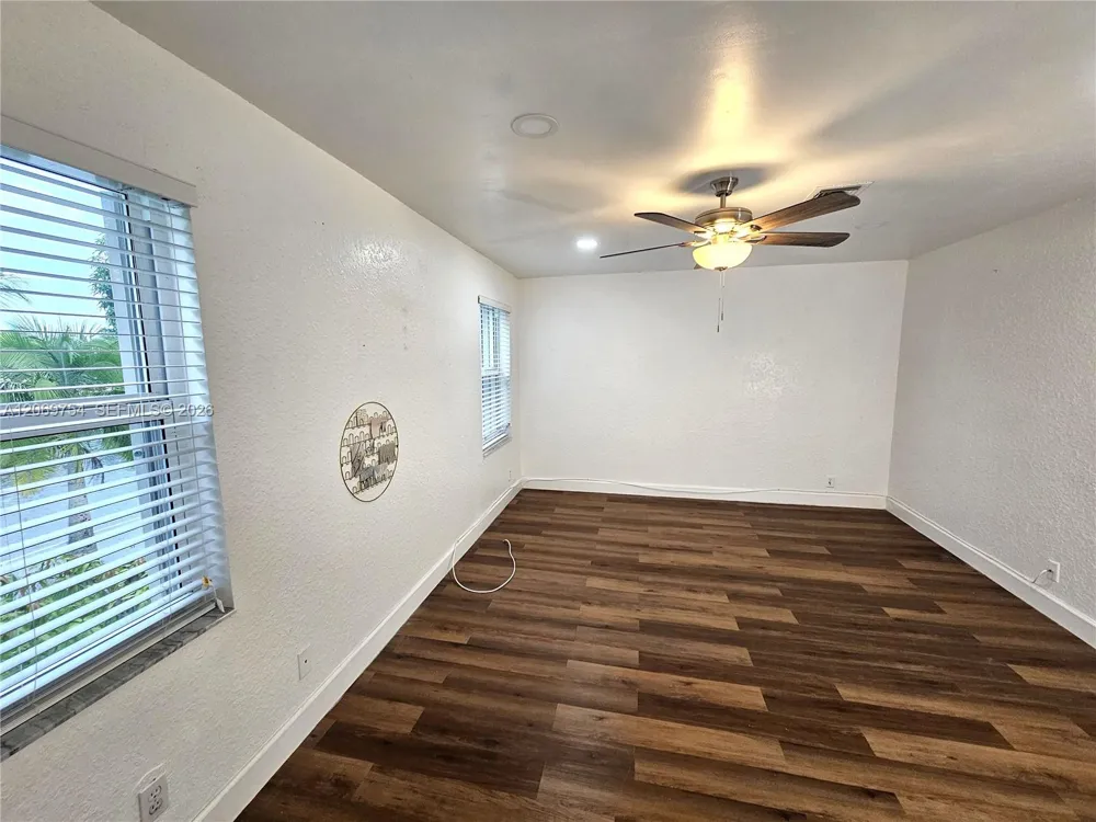 387 NW 107th Ave Pembroke Pines, FL 33026