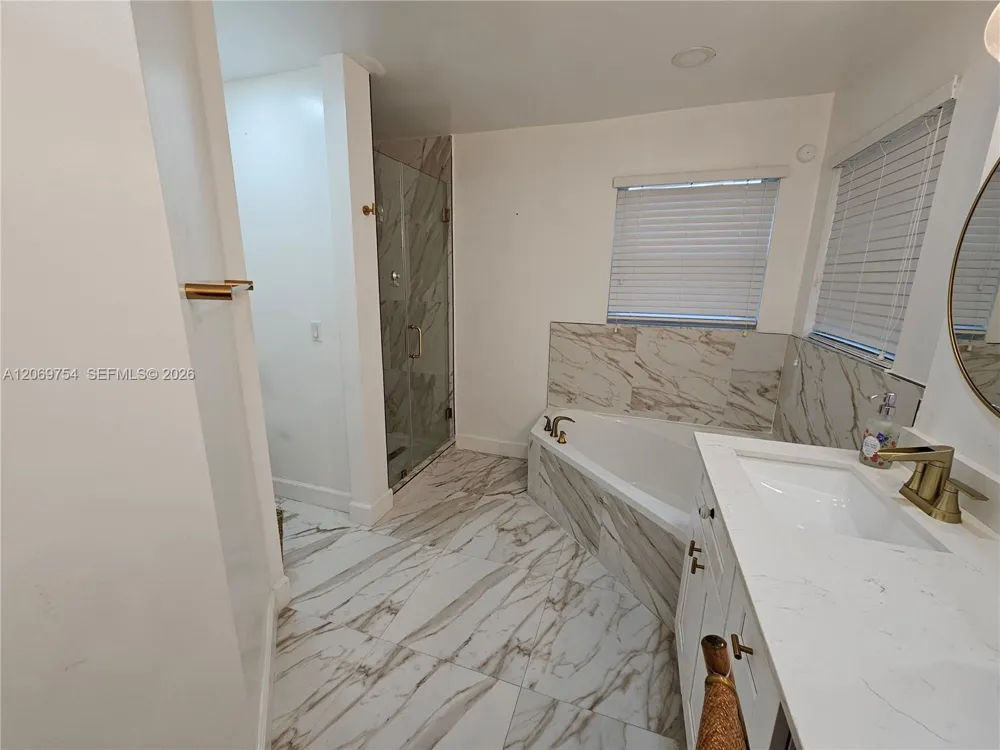 387 NW 107th Ave Pembroke Pines, FL 33026